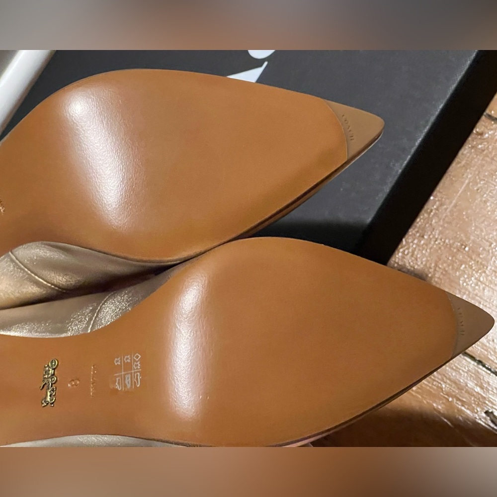 NWT Coach 85MM Champagne Leather Pumps Size 8 w box and dust bag - Picture 5 of 9